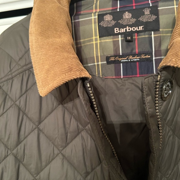 Barbour Quilted Coat - 3X - Hunter Green - Tan Corduroy Collar - Picture 4 of 10